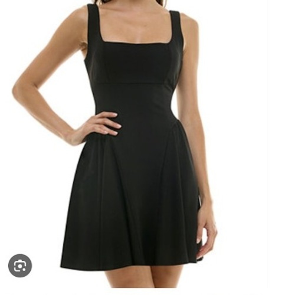 Emerald Sundae Juniors Straight Neck Scuba Crepe Fit and Flare Dress M New‎ Prom